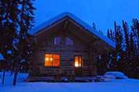 Selbstversorger-Cabin im Dämmerungslicht
